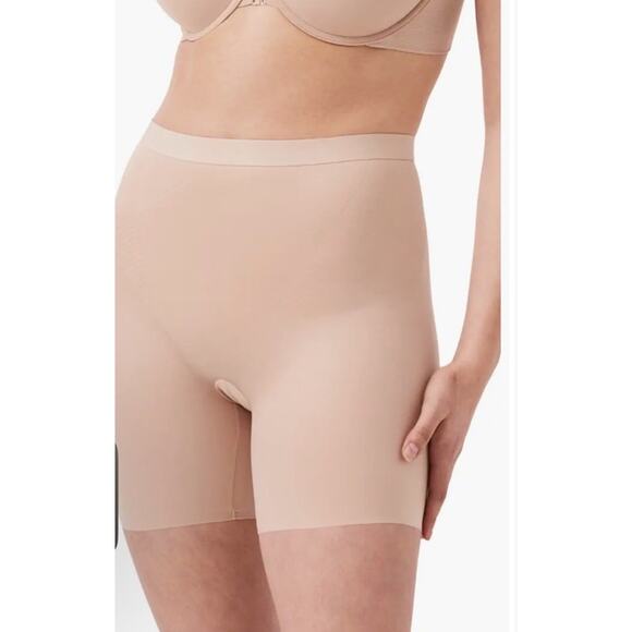 Spanx SPANXshape"' Invisible Girlshorts Champagne Beige 1X NEW - Picture 1 of 16